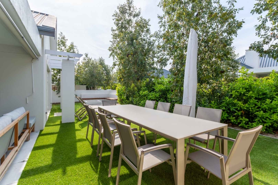 To Let 5 Bedroom Property for Rent in Val De Vie Estate Western Cape